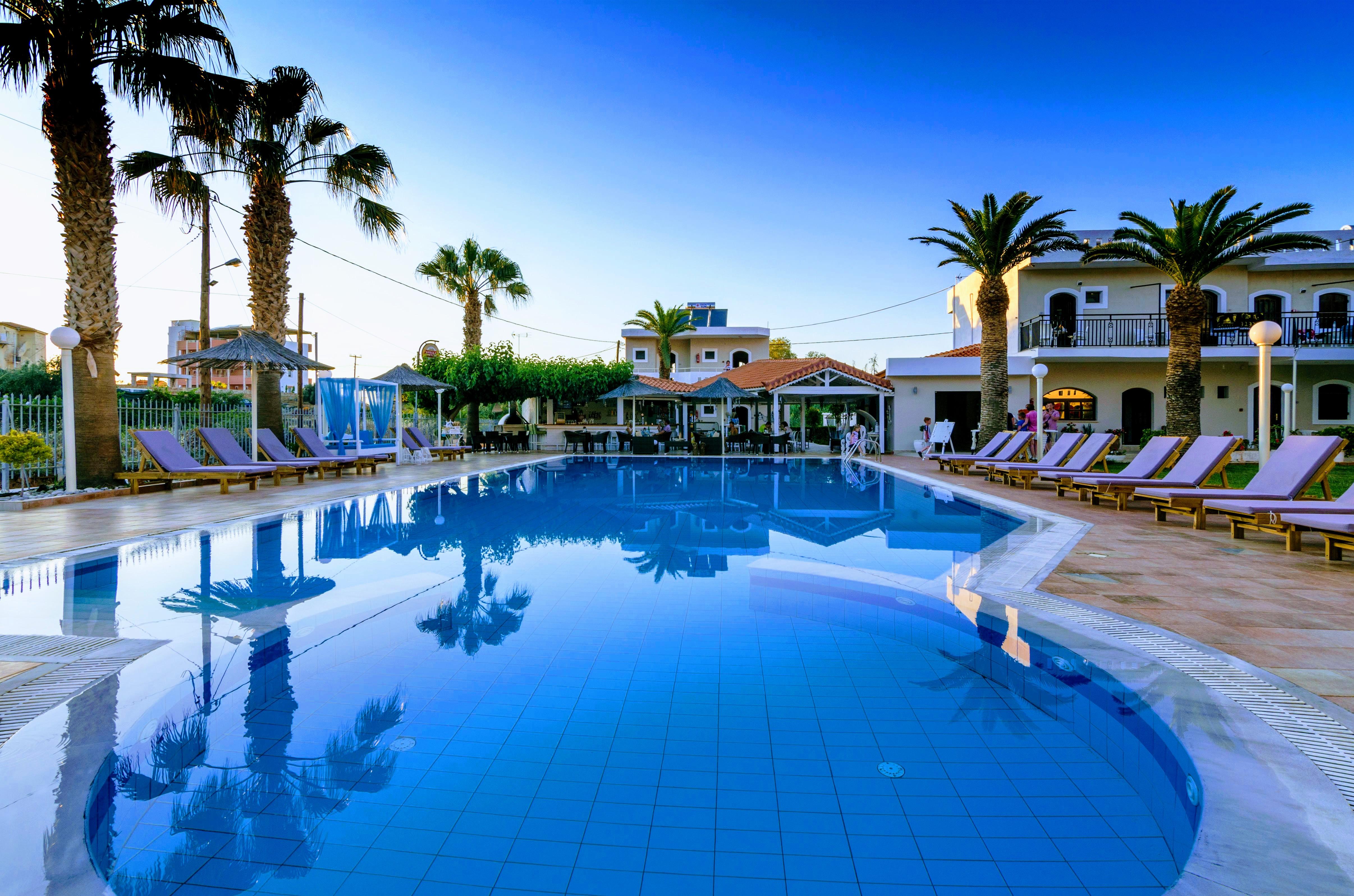 Stelios Gardens Hotel มาเลีย ภายนอก รูปภาพ